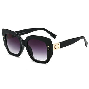 Retro Style Square Frame Sunglasses Fashion Brand Rivet Shades Women Vintage Sun Glasses Gafas Oculos de sol UV400 Eyewear