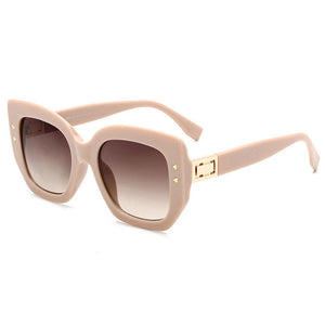 Retro Style Square Frame Sunglasses Fashion Brand Rivet Shades Women Vintage Sun Glasses Gafas Oculos de sol UV400 Eyewear